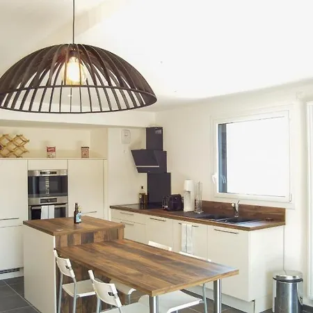 Le Saint-jore - 2 Bedroom Balcony & Parking *